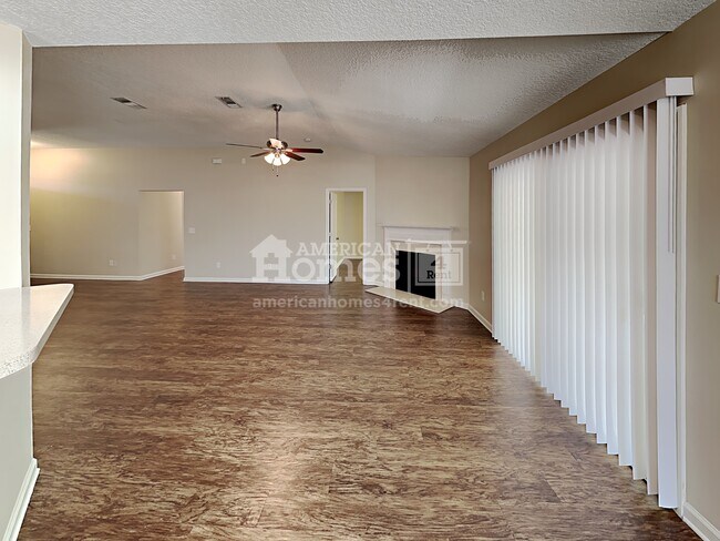 Foto del edificio - 9608 Woodstone Mill Drive