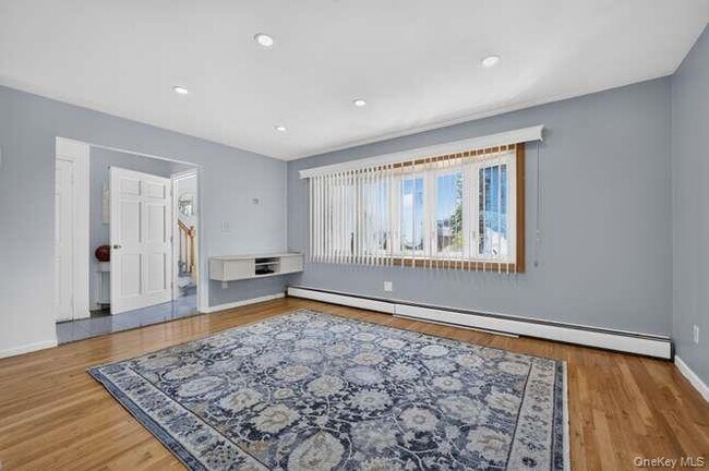 Foto del edificio - 43 Stewart Ave