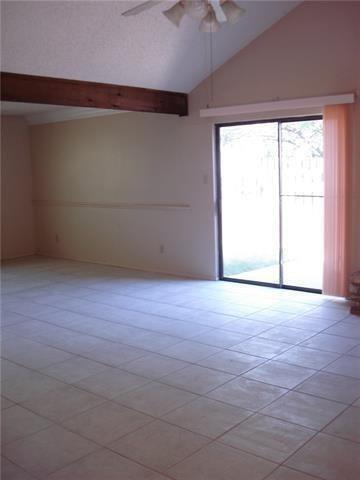 Building Photo - 1704 Onion Creek Village Dr