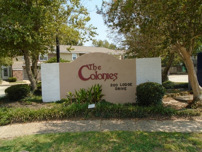 Building Photo - 200 Lodge Dr