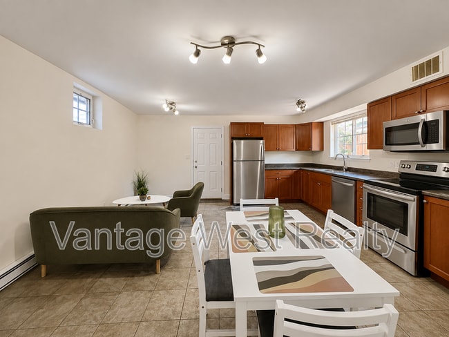 Building Photo - 578 B Cadder Ave
