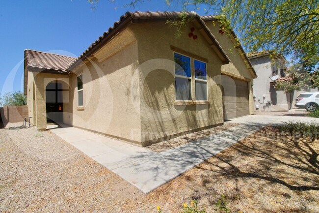 Building Photo - 12533 N School Day Dr