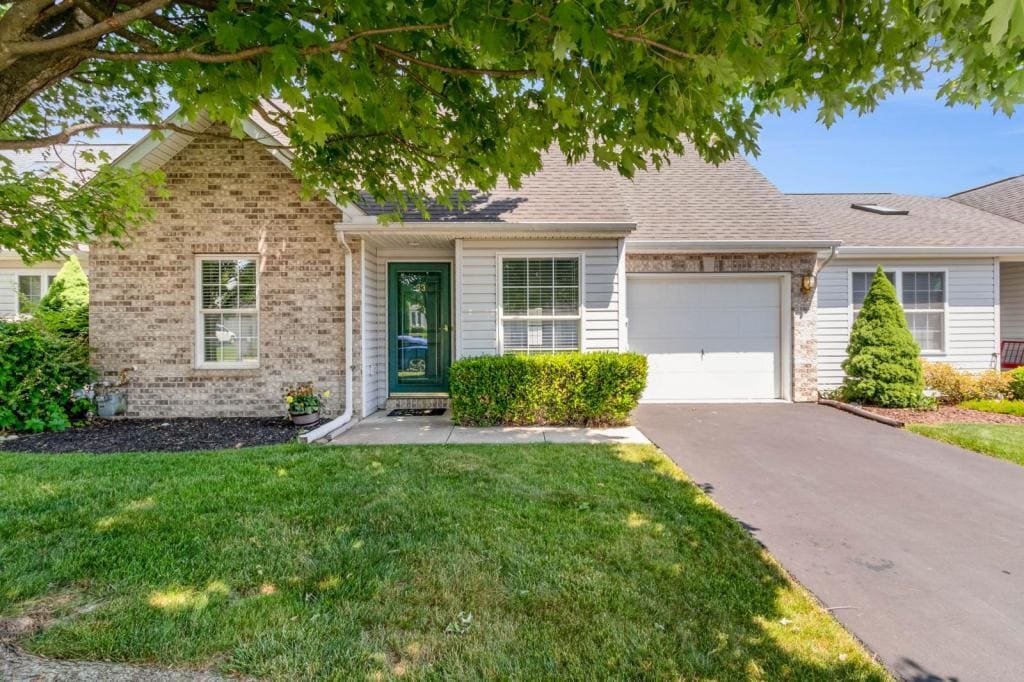 33 Ridgeway Drive Townhome Rentals in Mechanicsburg PA