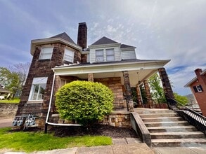 Building Photo - 212 N Highland Ave