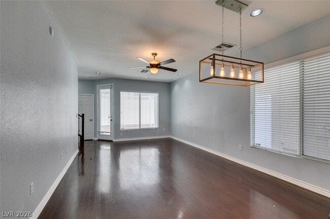 Foto del edificio - 8233 Shaded Arbors St