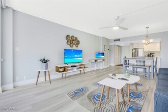 Building Photo - 5 Bluebill Ave