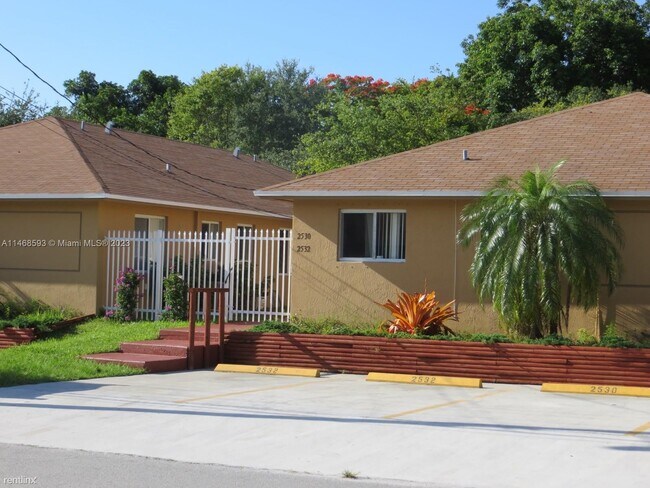 Building Photo - 3 br, 2 bath House - 2531 NE 184th Ter # A