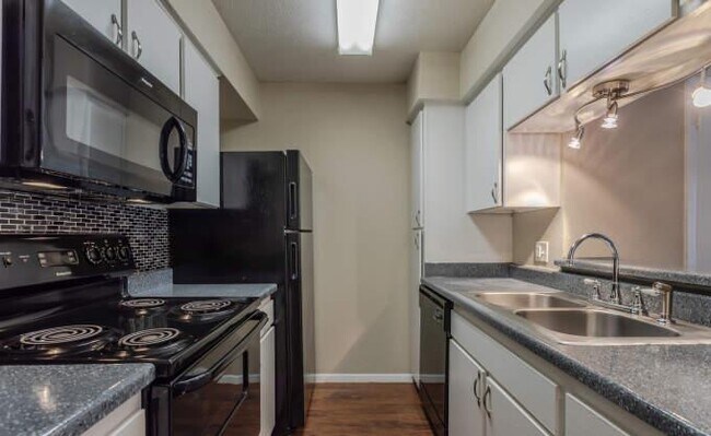 Foto del edificio - 2 bedroom in Dallas TX 75240