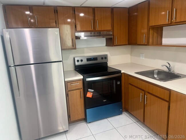 Building Photo - 2055 SW 122nd Ave