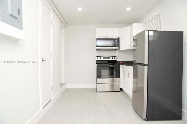 Foto del edificio - 12322 NE 6th Ave