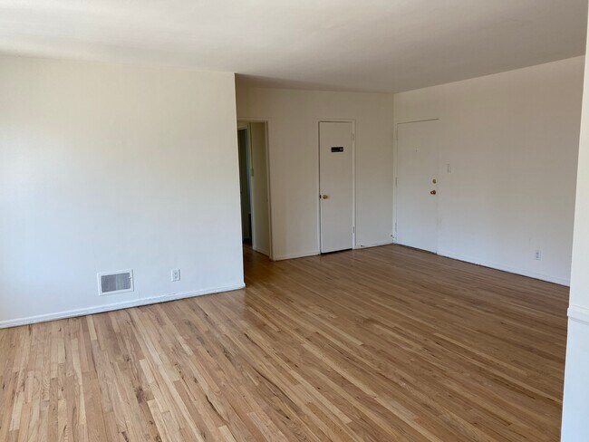 Foto del edificio - 444 Landfair Ave