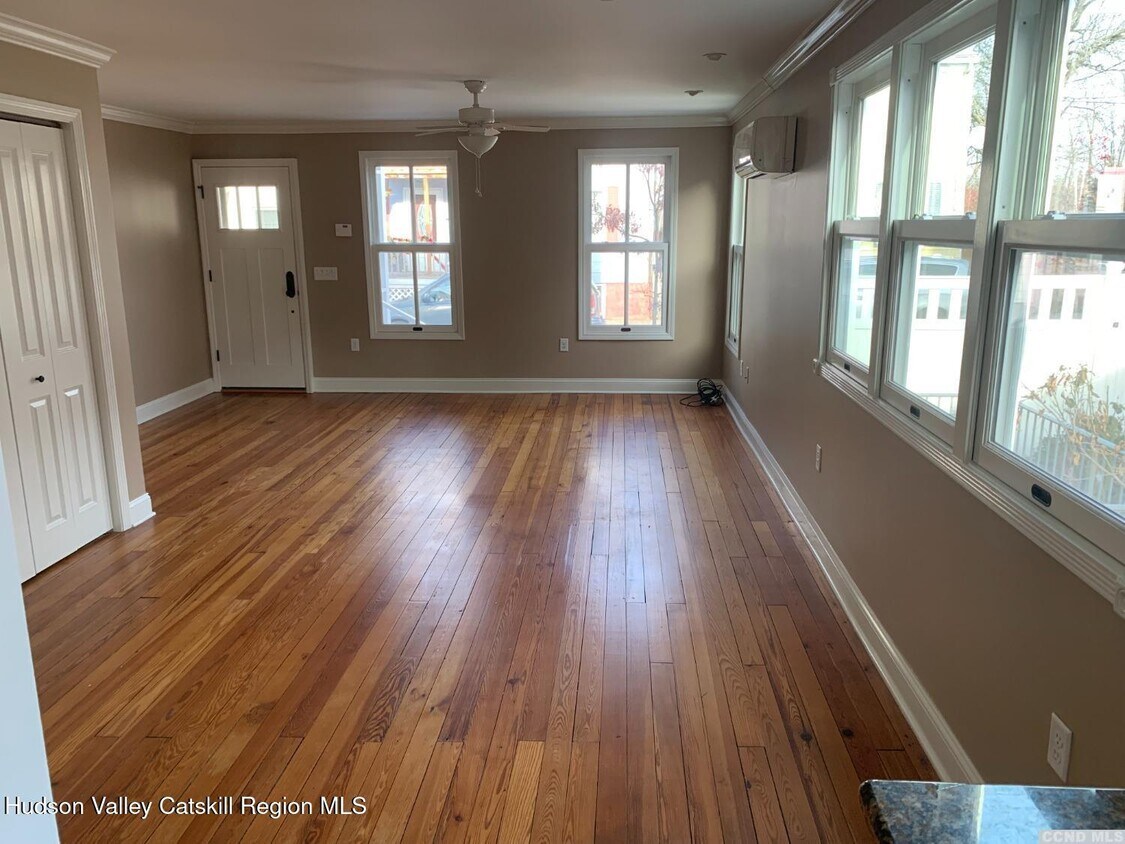 Foto principal - 233 Robinson St
