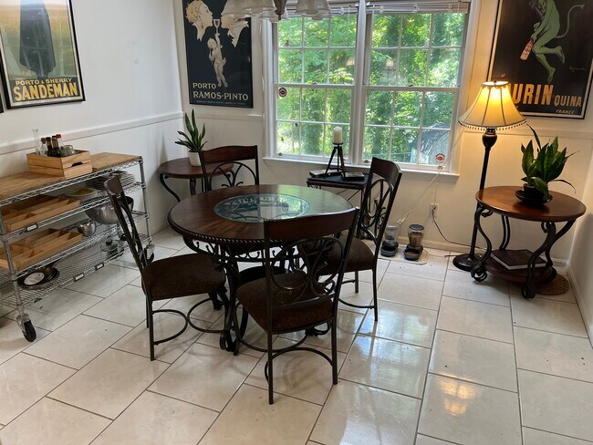 Foto del edificio - 3113 Dodson Dr