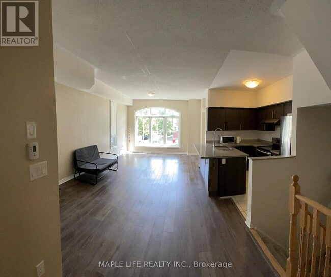 Building Photo - 8-12 EATON PARK Ln