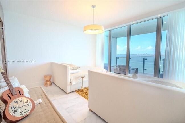 Foto del edificio - 700 NE 26th Terrace