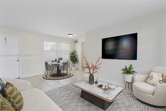 Building Photo - 1715 N 16th Ave