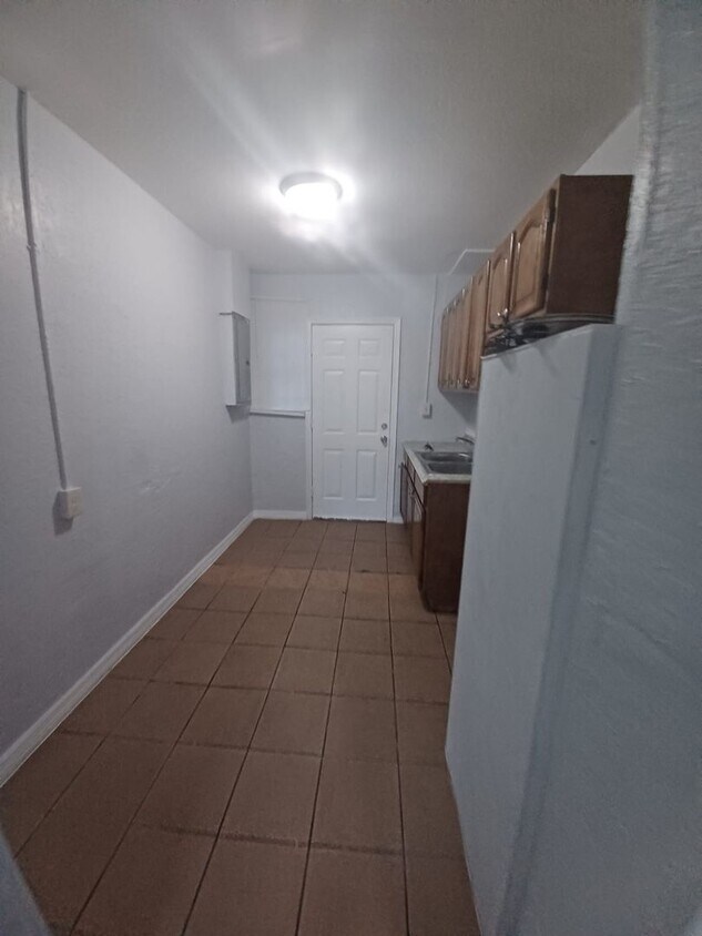 2518/2520 Moncrief Rd - 2518/2520  Moncrief Rd