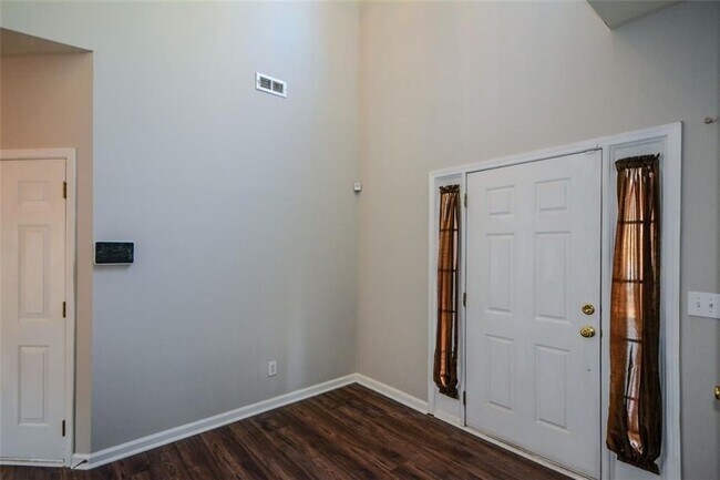 Foto del edificio - 3063 Grace Ct
