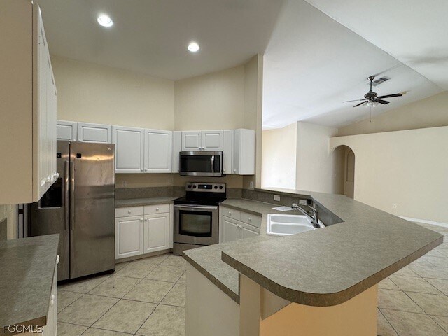 Building Photo - 2733 SW 11th Pl