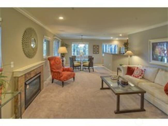 Building Photo - 3Bd/2Bd Issaquah Condo