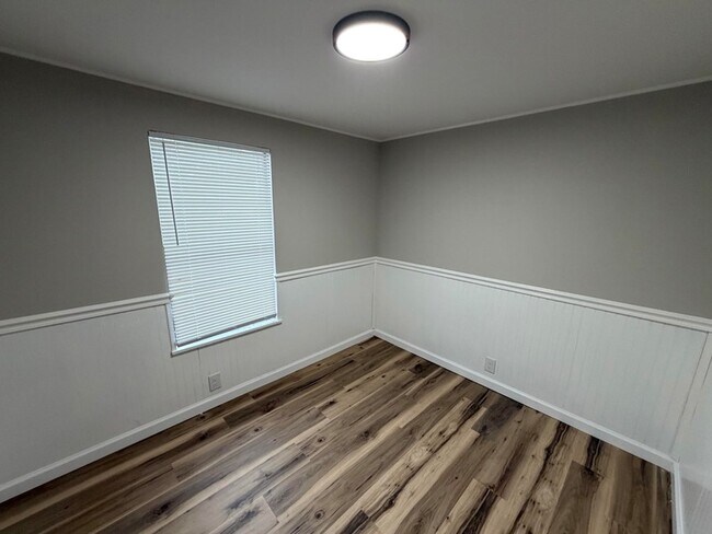 Foto del edificio - 2682 Stricklands Ln