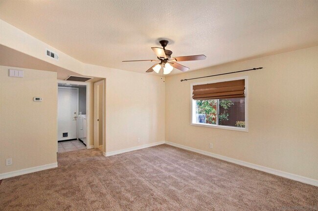 Foto del edificio - 4 Bedroom/2.5 Bathroom Home in Poway with ...