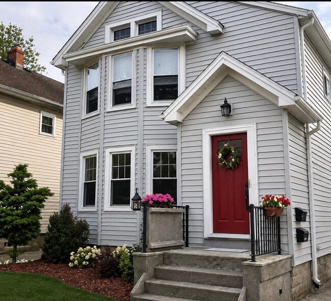 Building Photo - 15 Hamilton Dr