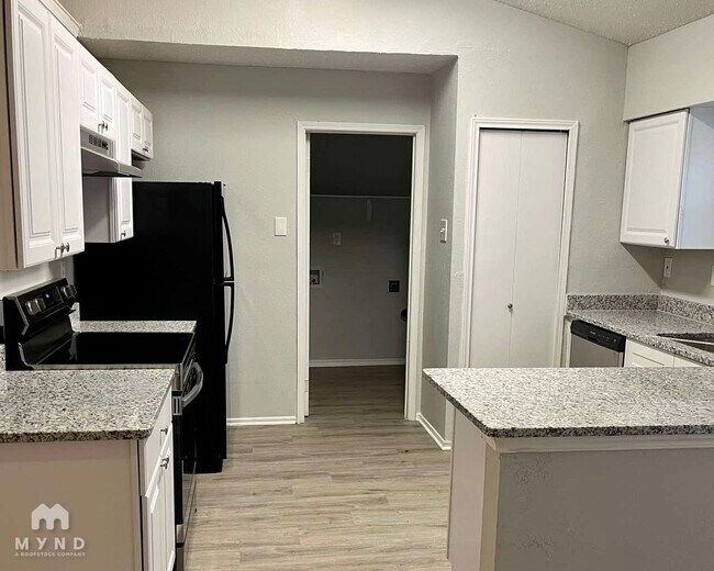 Building Photo - 9511 Rutherglen Dr