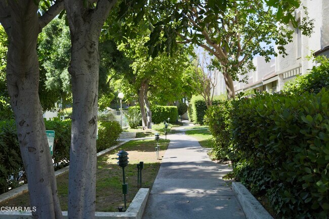 Foto del edificio - 11738 Moorpark St