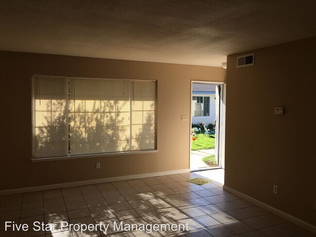 Foto del edificio - 3016 Carver Rd