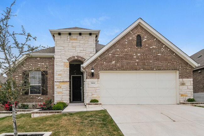 Building Photo - 5908 Bianca Dr