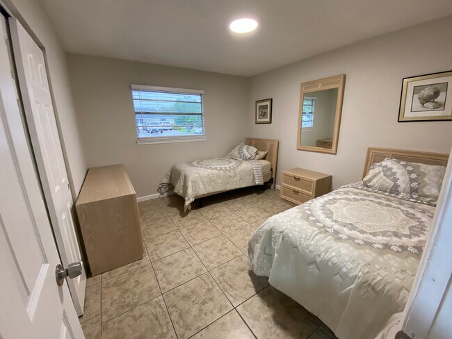 2nd bedroom - 182 Avocado Ave