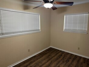 Building Photo - 9 Dewthread Ct