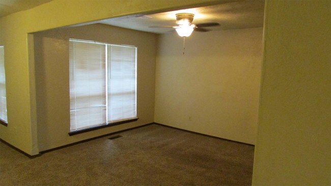 Building Photo - 10500 Harvest Moon Ave