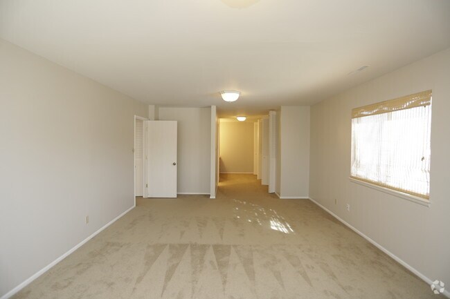 Trianon Apartments Townhomes Topeka Ks Building Photo Trianon Apartments Townhomes