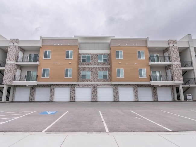 Building Photo - 2308 E 830 S