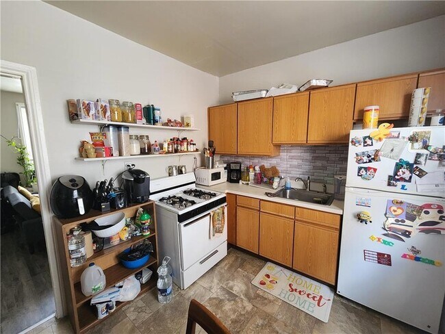 Building Photo - 313 West Street Unit 2