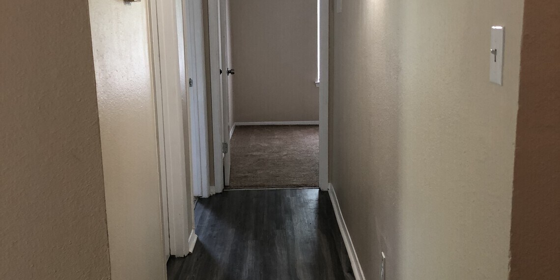 Building Photo - 612 London place