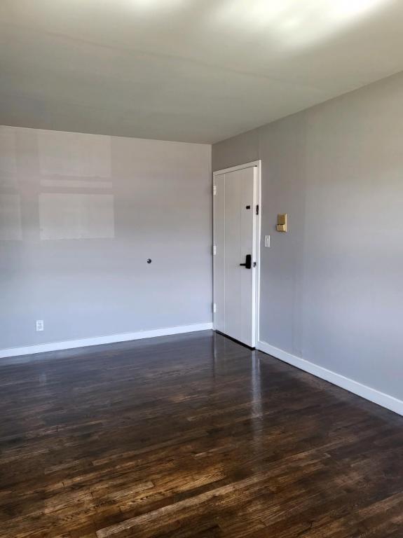 Foto del edificio - 1059 Midland Ave