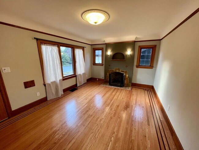 Foto del edificio - 7553 32nd Ave NW
