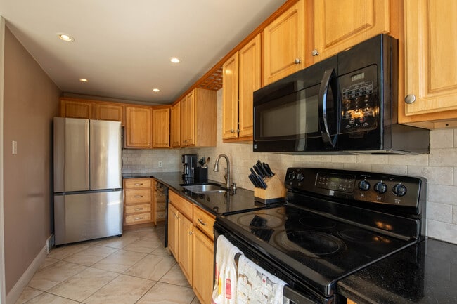 Foto del edificio - 5221 Palmer Mill Rd