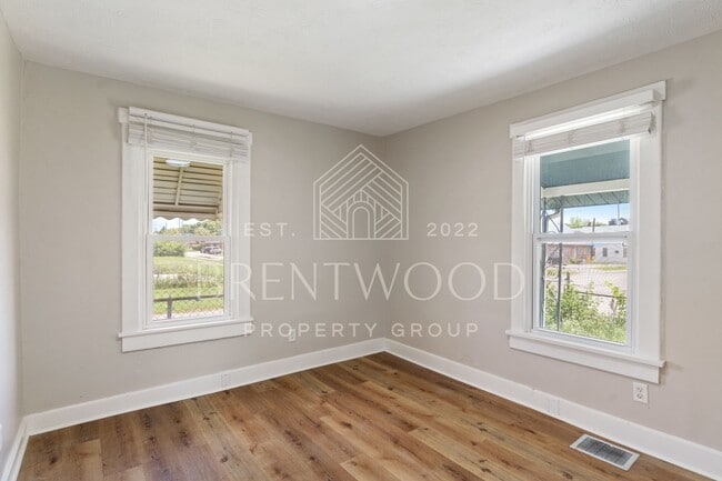 Building Photo - Charming 3-Bed Home In Indy!