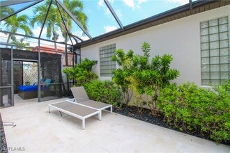 Building Photo - 647 110th Ave N