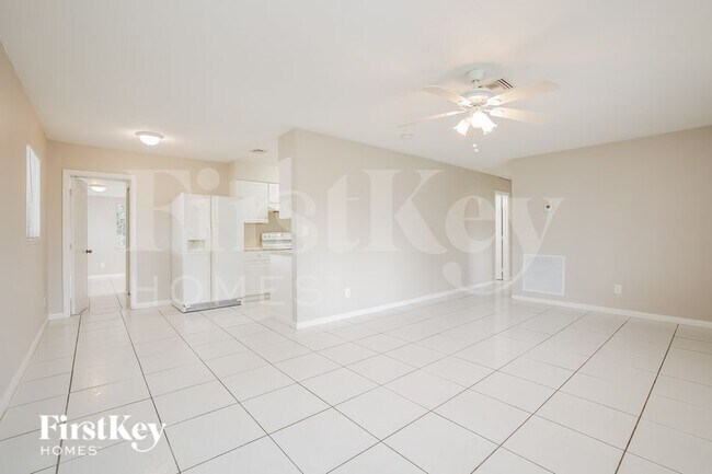 Building Photo - 22 Willow St