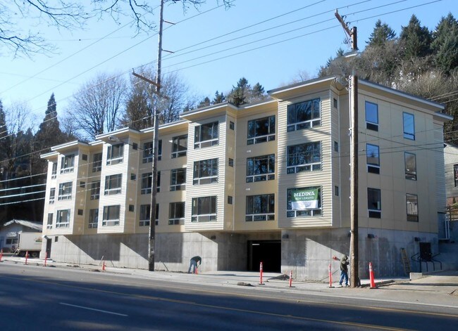 Building Photo - 2926 SW 4th Ave