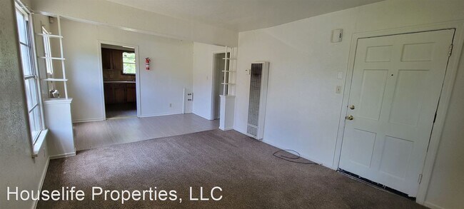 Foto del edificio - 2 br, 1 bath House - 605 West 75th St.