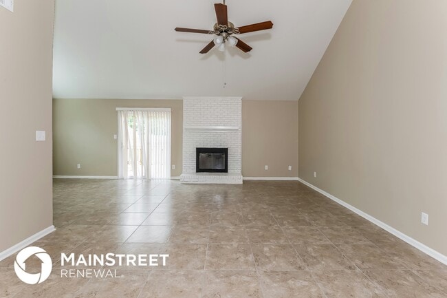 Building Photo - 4120 Steele Oaks Dr