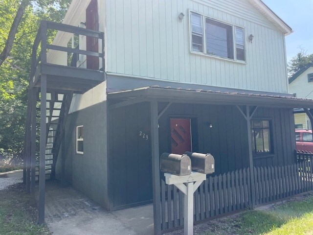 Foto del edificio - 223 Edgington Ln