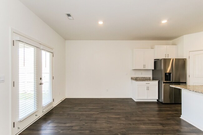 Foto del edificio - 5740 Timber Leaf Lp