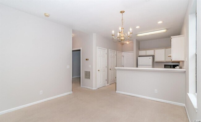 Building Photo - 1310 River Oaks Dr